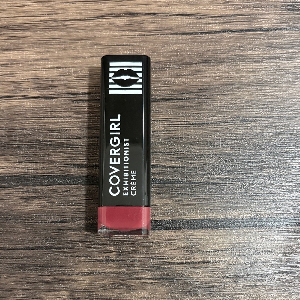 COVERGIRL Exhibitionist Crème Lipstick - Bold Red
